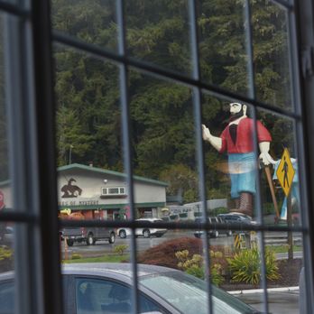 Forest Cafe - American Near Me - Klamath, California