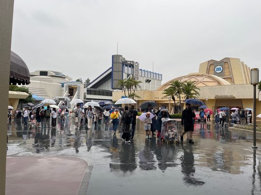 Tokyo Disney Resort by null