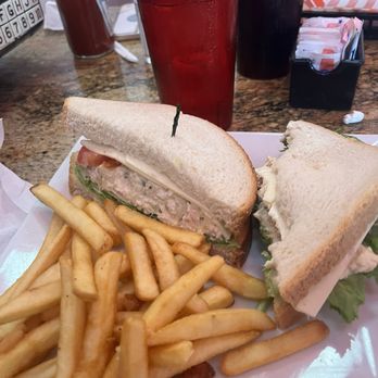 The Great Grill - Tuna Sandwhich (cold) - Diners Near Me - Burbank, California
