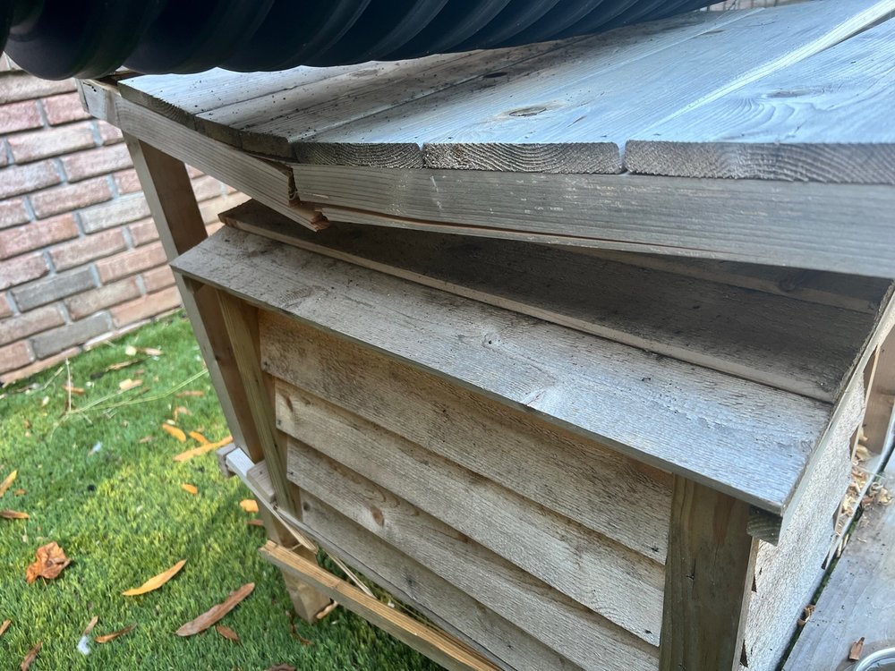 Slide of Chobey's Roofing