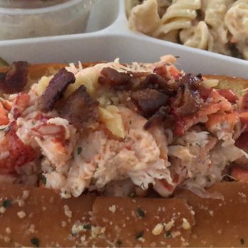 EARL Kakaako - Sandwiches Near Me - Honolulu, Hawaii