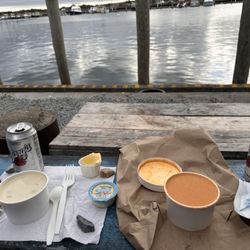 Larsen's Fish Market - Chowder and Lobster Bisque