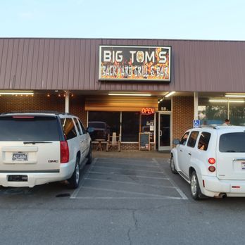 Big Tom's Backyard Grill & Bar - Entrance - Bars Near Me - Cleveland, Tennessee