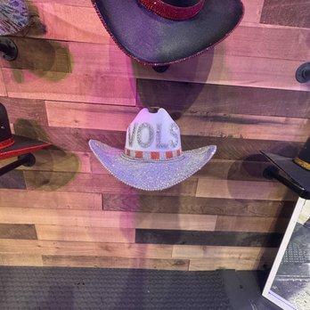 Honky Tonk Party Express - Cowgirl hats - Bus Tours Near Me - Nashville, Tennessee Honky Tonk Party Express - Cowgirl hats - Bus Tours Near Me - Nashville, Tennessee