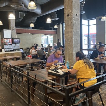 Marugame Udon - Sitting area - Japanese Near Me - Honolulu, Hawaii