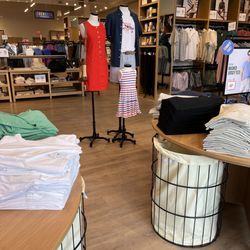 J.Crew Factory - Inside