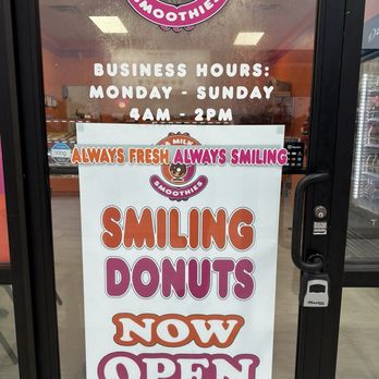 Smiling Donut - Front door with hours posted - Donuts Near Me - Hutto, Texas