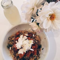 Tamper! Espresso Bar - Ce midi : salade de butternut caramélisé, quinoa et chèvre