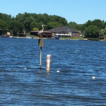 Candlewick Lake Association - Crane on the lake - Homeowner Association Near Me - Poplar Grove, Illinois