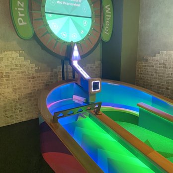 Puttshack - Miami - Golf area - Mini Golf Near Me - Miami, Florida
