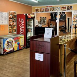 Chilly Willy Cheesesteaks - Interior