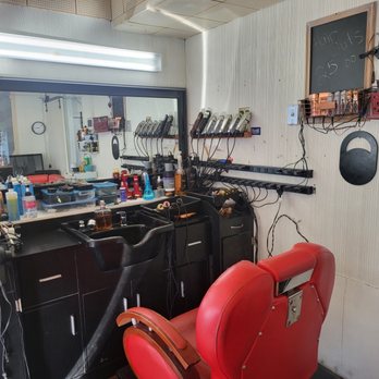 Munwelas Barbershop & Salon - Barbers Near Me - Eureka, California Munwelas Barbershop & Salon - Barbers Near Me - Eureka, California