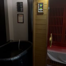 Cold plunge and Sauna