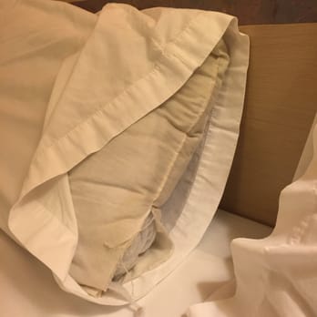 Motel 6 - Love the tiny pillow cases for the well kept pillows - Hotels Near Me - Weed, California Motel 6 - Love the tiny pillow cases for the well kept pillows - Hotels Near Me - Weed, California