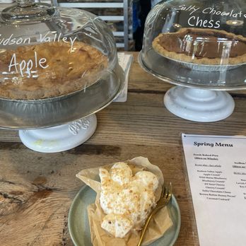 Petee's Pie Company - Banana Cream Slice - Bakeries Near Me - New York, New York Petee's Pie Company - Banana Cream Slice - Bakeries Near Me - New York, New York