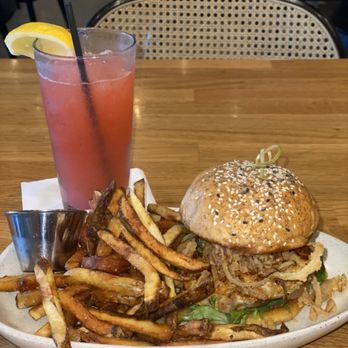 Mahi’ai Table - Fresh Local Ahi Burger - Cocktail Bars Near Me - Kapolei, Hawaii