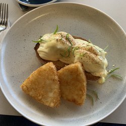 Cafe Ambassador - Eggs Benedict