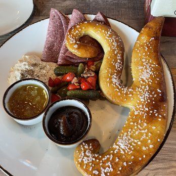 Yuengling - Nosh plate - Breweries Near Me - Tampa, Florida