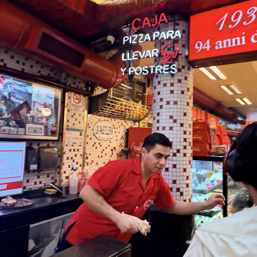 Güerrín - Pizza Near Me - Buenos Aires, C Güerrín - Pizza Near Me - Buenos Aires, C