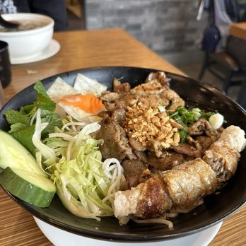 The Pho Restaurant - Bun / Vermicelli - Grilled Lemongrass Pork, Grilled Lemongrass Chicken, Spring Rolls ($18.95) - Vietnamese Near Me - Markham, Ontario