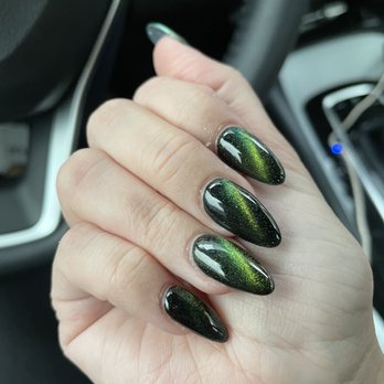 Art Deco Nail Salon - Cateye color done by Ben - Nail Salons Near Me - Issaquah, Washington Art Deco Nail Salon - Cateye color done by Ben - Nail Salons Near Me - Issaquah, Washington