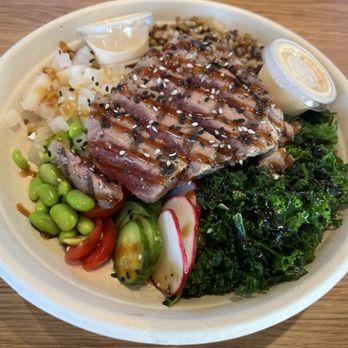 Urbane Cafe - Seared Ahi Tuna Bowl - Salad Near Me - Long Beach, California