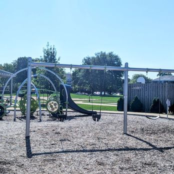 Oakbrook Terrace Community Park District - Parks Near Me - Villa Park, Illinois Oakbrook Terrace Community Park District - Parks Near Me - Villa Park, Illinois