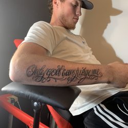 912 Ink Tattoo and Piercing - Lettering tattoo