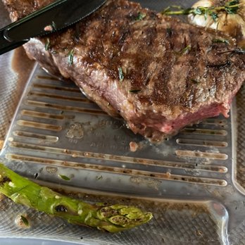 Kurt's Euro Bistro - Sirloin cooked perfectly and some of the amazing asparagus - Modern European Near Me - Duluth, Georgia Kurt's Euro Bistro - Sirloin cooked perfectly and some of the amazing asparagus - Modern European Near Me - Duluth, Georgia