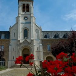 Hôtellerie de Malet - Espace Angèle Mérici - Notre chapelle, ouverte à toutes et à tous                        http://www.espaceangelemerici.fr