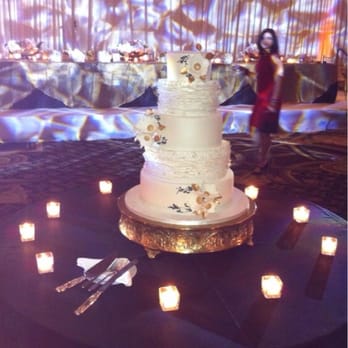 Chateau Ritz - Our cake - Venues & Event Spaces Near Me - Niles, Illinois