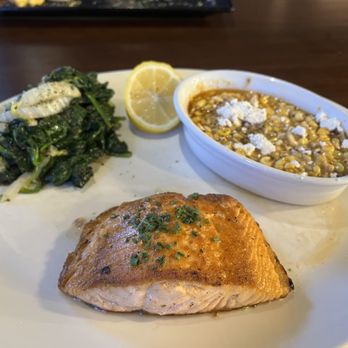 J. Alexander’s San Antonio La Cantera - New American Near Me - San Antonio, Texas