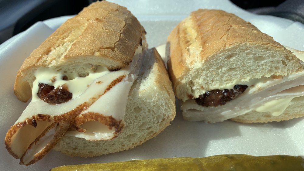 Coras Isle-End Deli