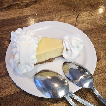 Fish Shack - Key lime pie - Seafood Near Me - Lighthouse Point, Florida