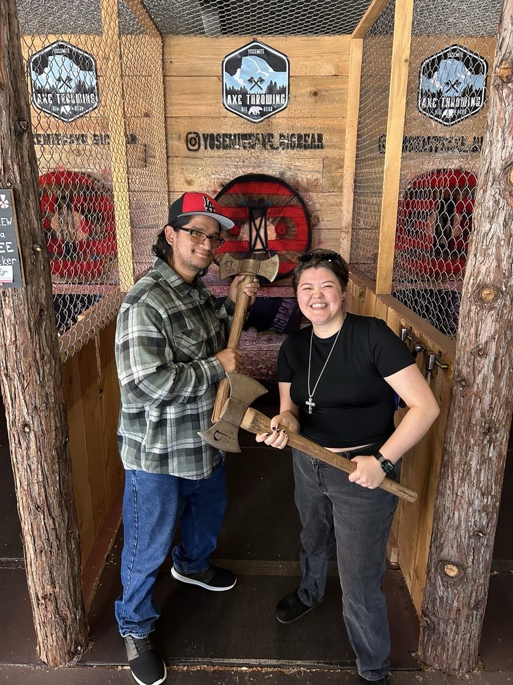 Yosemite Axe Throwing Logo