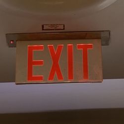 H&M - H&M exit sign 12:27 pm Orlando fl November 22 2025