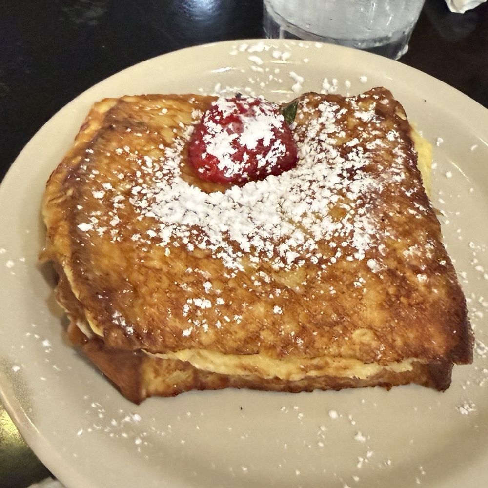 Sweet E's Cafe - Banana French Toast side - Cafes Near Me - Honolulu, Hawaii