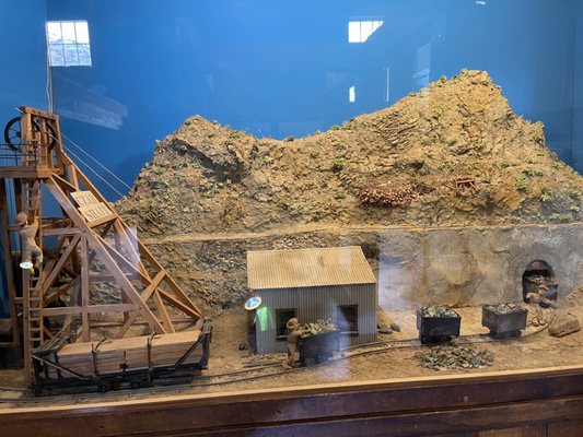 Queen Mine Tour by null