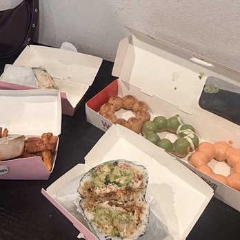 Umami Ballard - Snow Mountain, Sweet Potato Fries, & 3pc Mochi Donuts - Poke Near Me - Seattle, Washington Umami Ballard - Snow Mountain, Sweet Potato Fries, & 3pc Mochi Donuts - Poke Near Me - Seattle, Washington