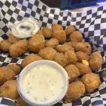 Walter's On North - Tator tots - Bars Near Me - Milwaukee, Wisconsin