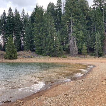 Lake Almanor - Colorful lake front - Lakes Near Me Lake Almanor - Colorful lake front - Lakes Near Me