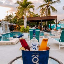 Crucero Seafood - Bottle service