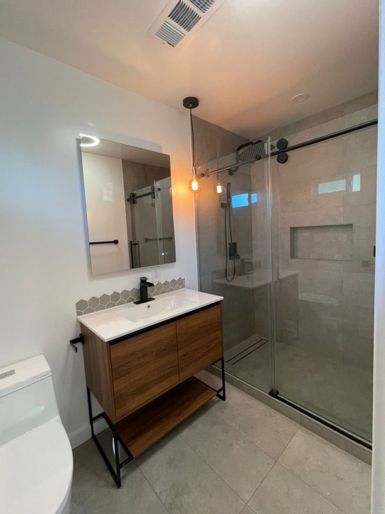 Slide of R and G Construction and  Engineering