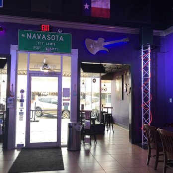 Classic Rock Coffee Co & Kitchen - Coffee & Tea Near Me - Navasota, Texas