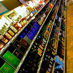 Oak Liquor Store