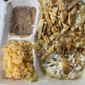 Taqueria DF - Chilaquiles w/ pollo - Mexican Near Me - Houston, Texas