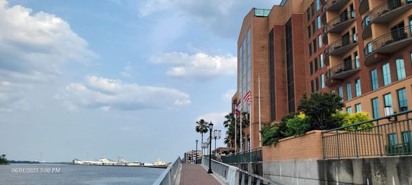 Marriott Savannah Riverfront by null