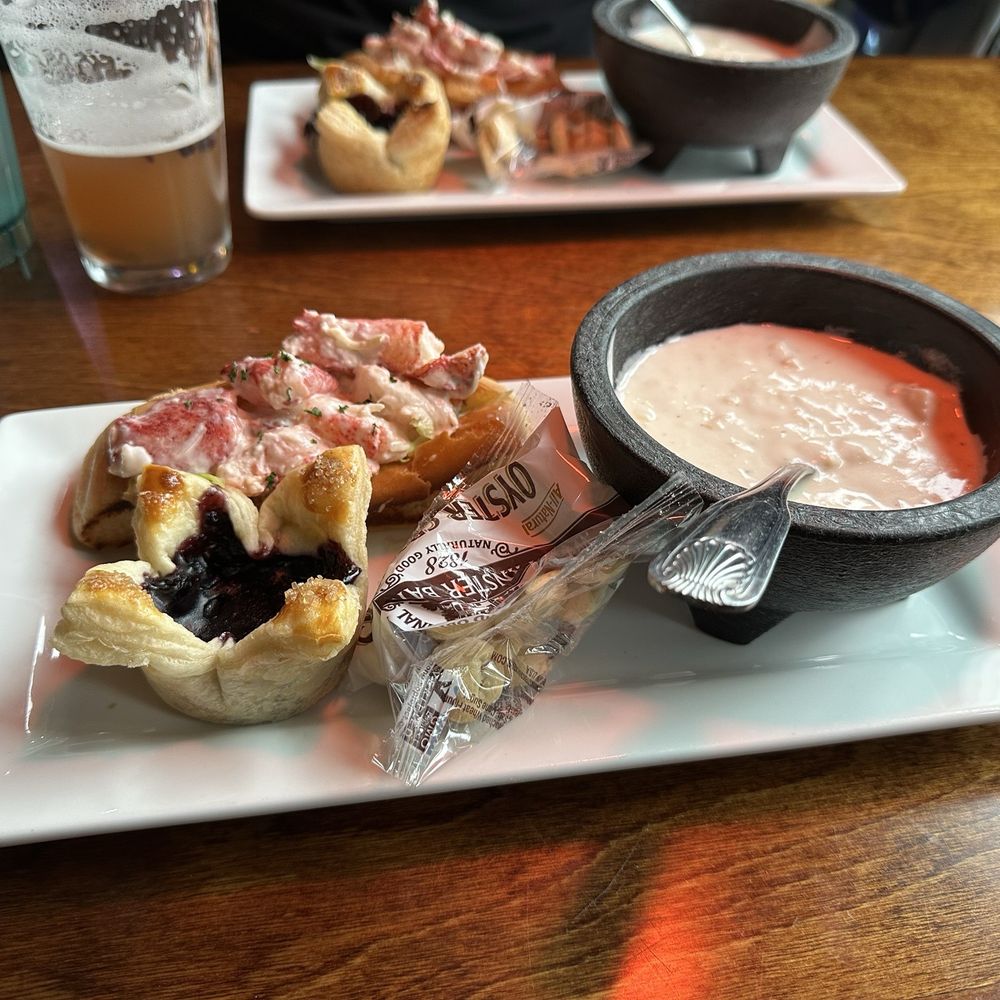 Geddy's - Mini Lobster Bake - Seafood Near Me - Bar Harbor, Maine