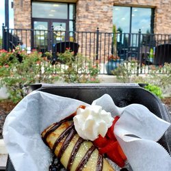 Nutella and strawberry crêpe!