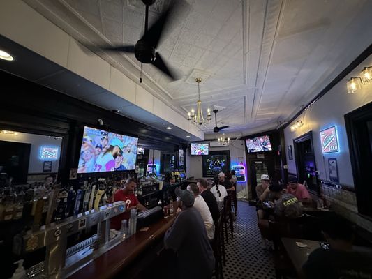 Kelliann’s Bar & Grill by null